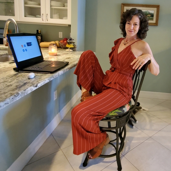 Meet Your Posher 🌺 Cheryl 🌞🌴 - Picture 1 of 5